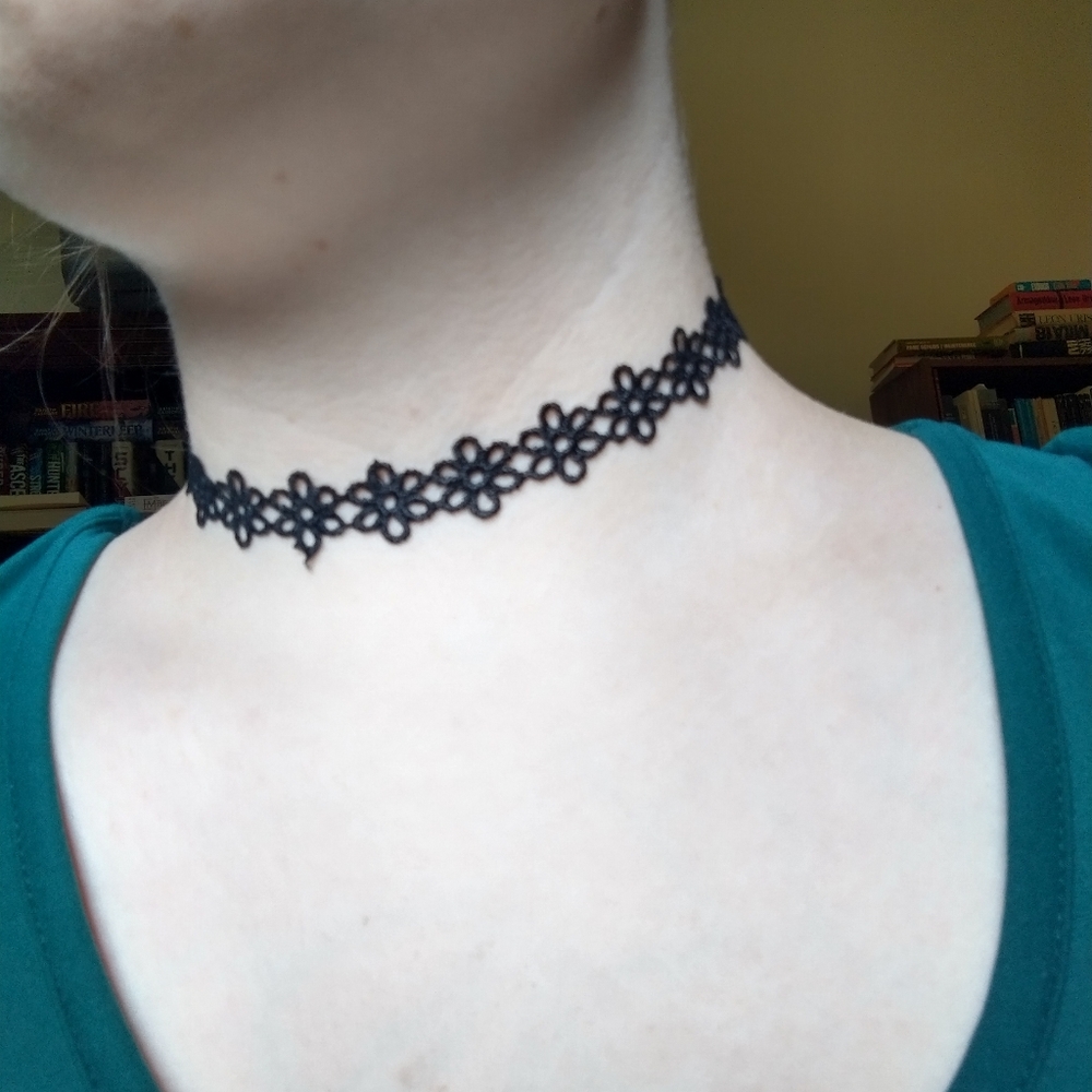 💥 5/$25 Flower Choker